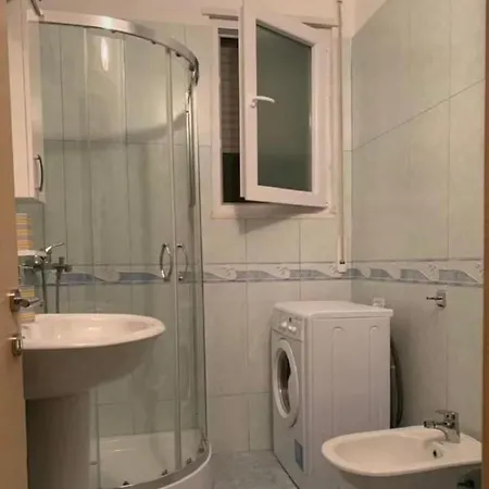 Sleeps 4 With Balconies And Sea Views *